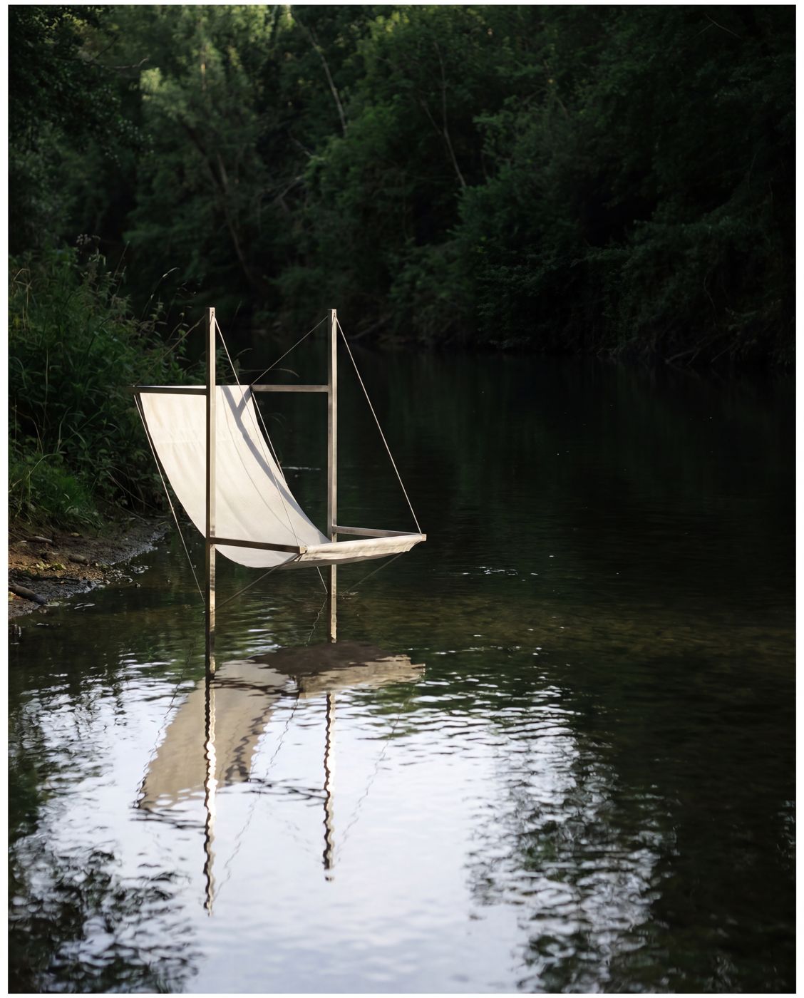 Face à la rivière
