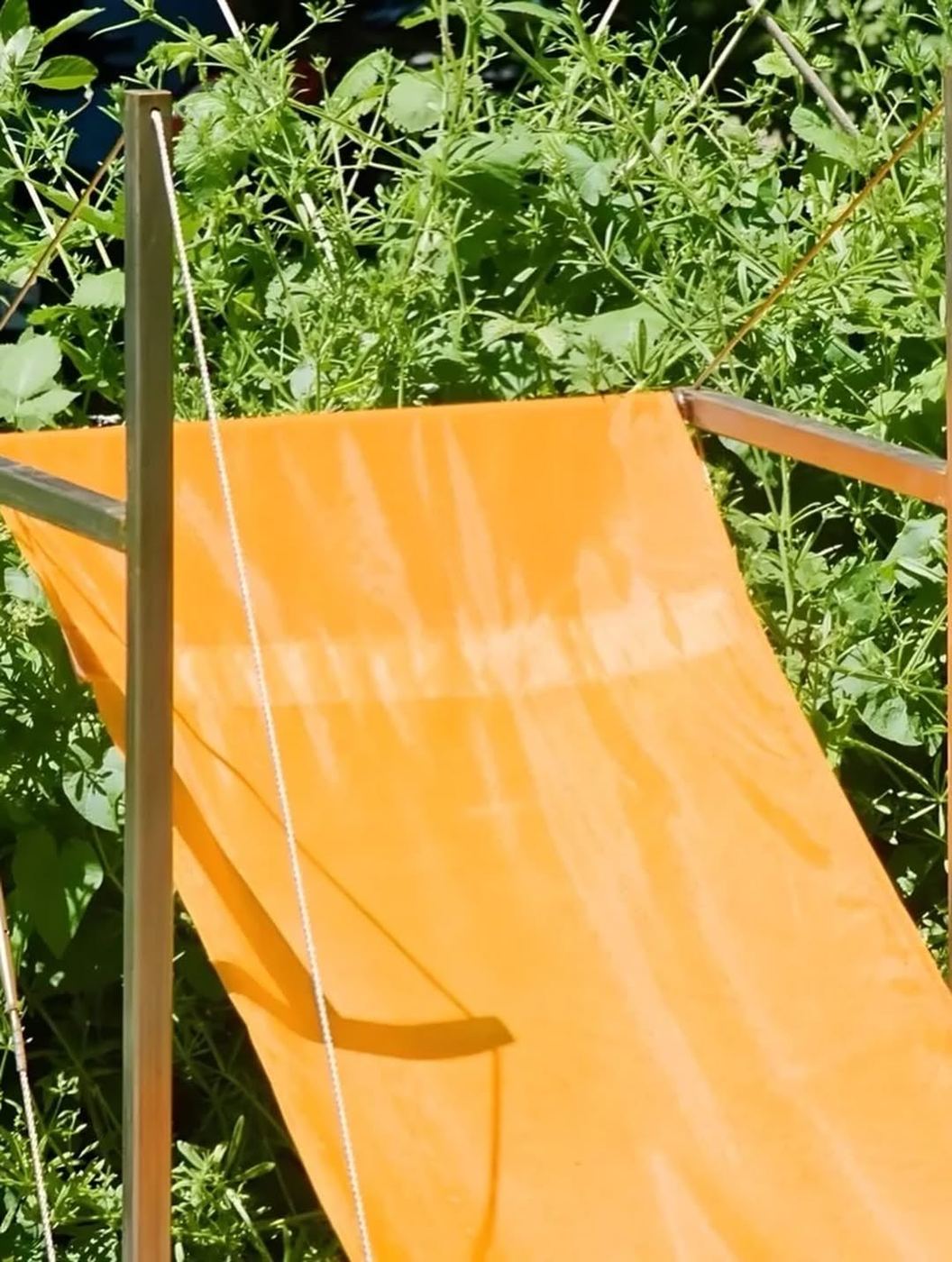 Toile orange à contre-jour